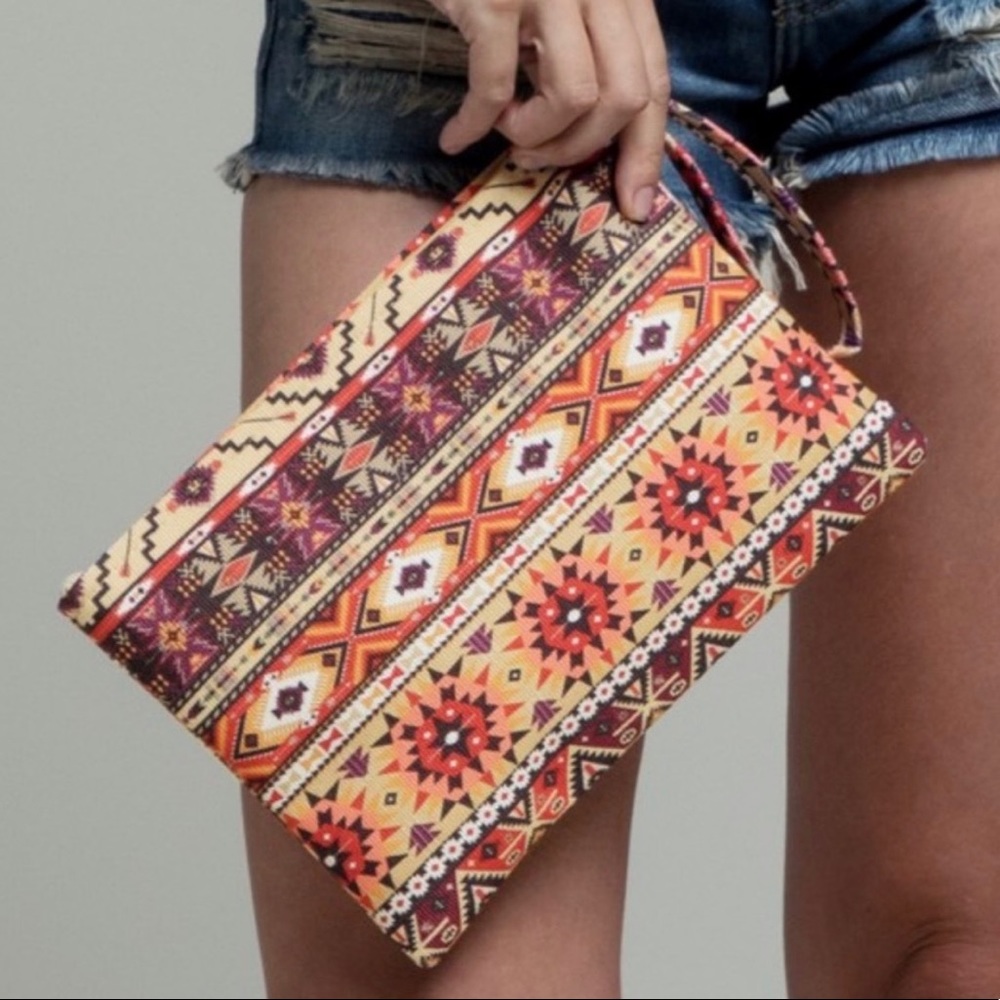 RUGGINE Bright Boho Aztec Print Zipper Pouch Wristlet Bag - NWT